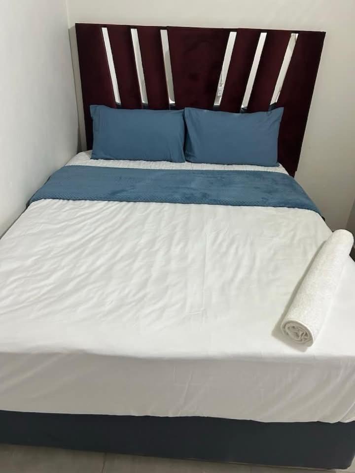 Chocolate City Guest House East London Bagian luar foto