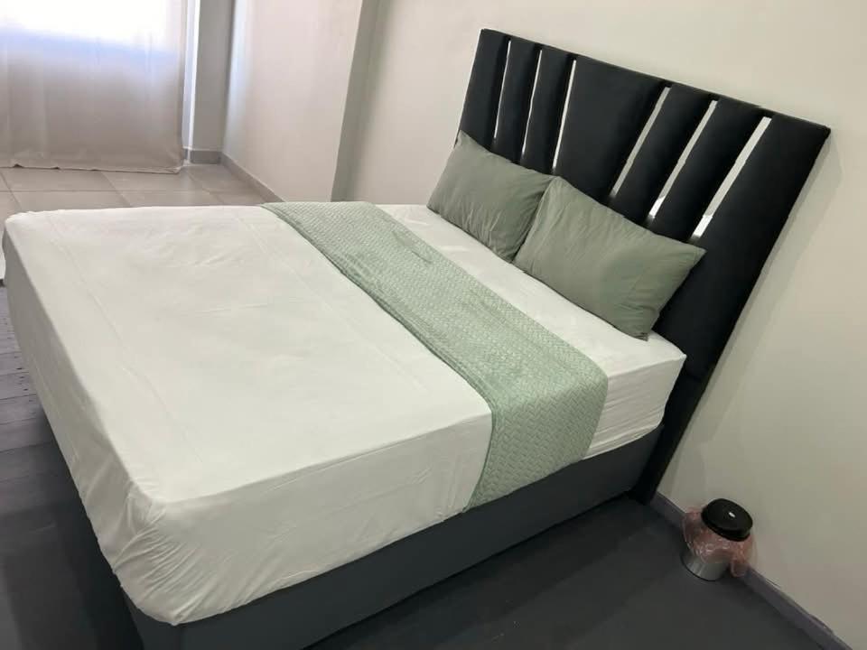 Chocolate City Guest House East London Bagian luar foto